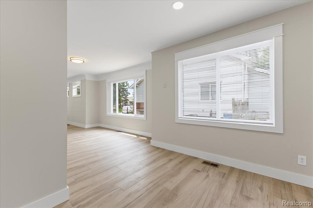 8057 Paige Avenue, Warren, MI 48089 — Photo 11