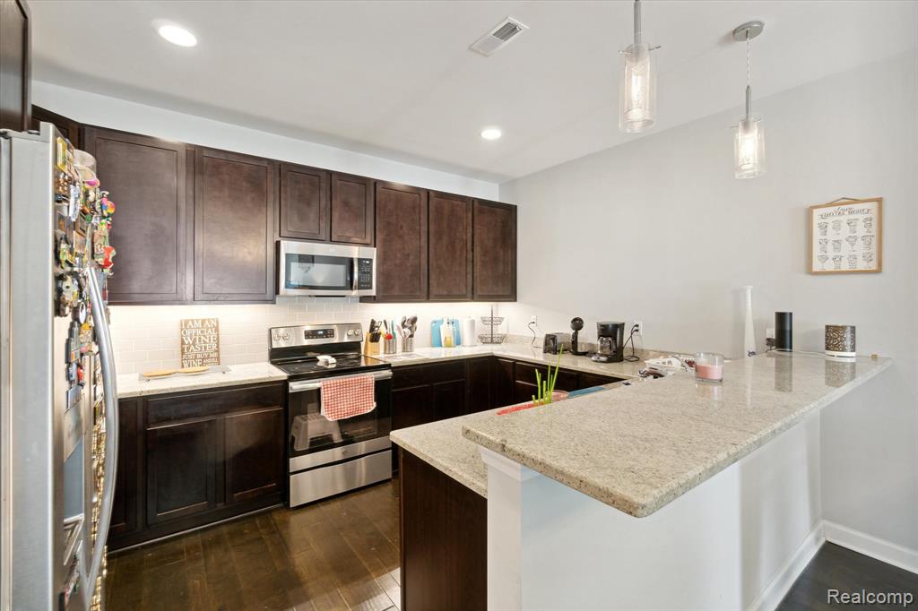 5662 Arbor Chase Drive, Ann Arbor, MI 48103 — Photo 9