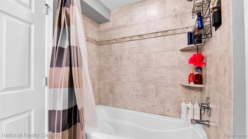 9634 Wexford Drive, Ypsilanti, MI 48198 — Photo 17