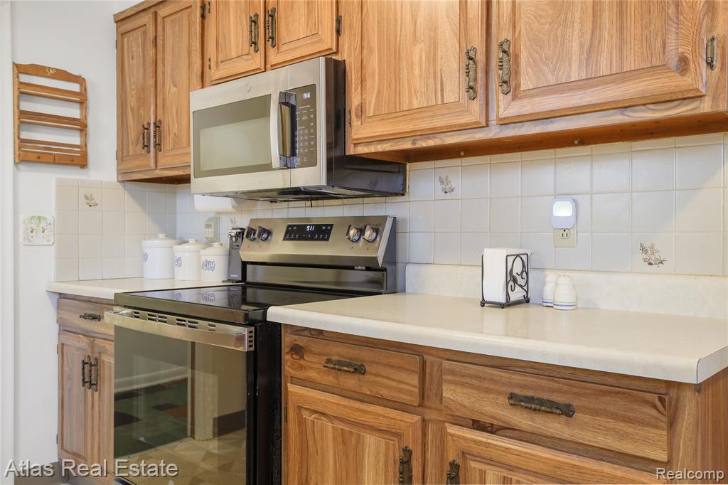 4386 Bennett Drive, Burton, MI 48519 — Photo 20