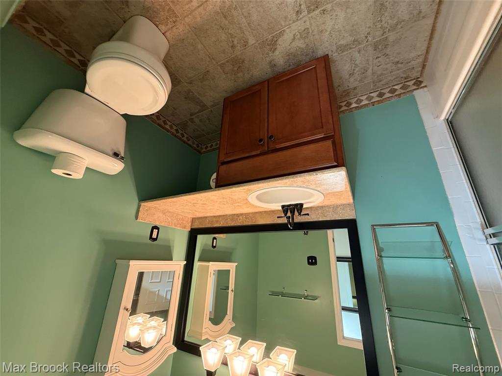 6109 Orchard Lake Road, West Bloomfield, MI — Photo 13
