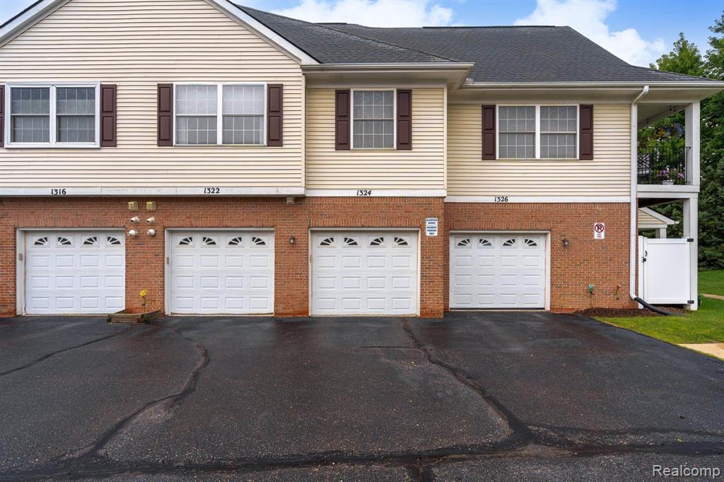 1324 DUFREE Boulevard, Howell, MI 48843 — Photo 3