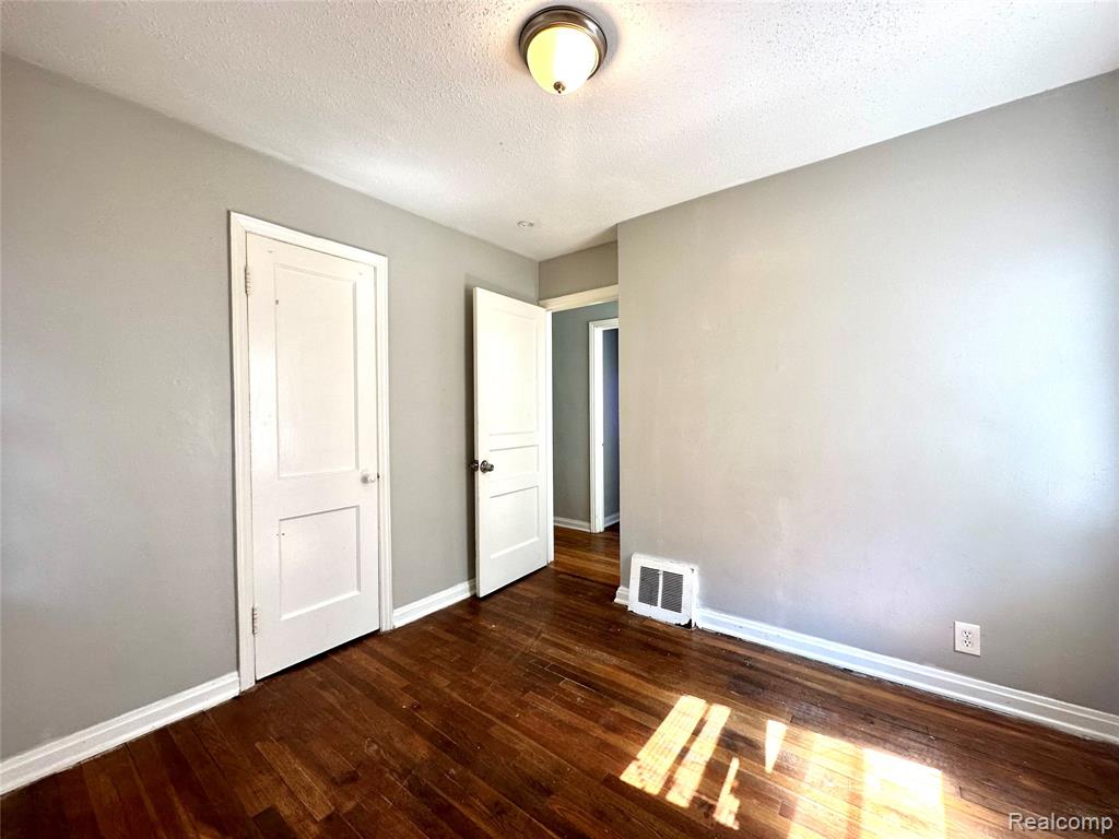 7409 Dolphin, Redford, MI 48239 — Photo 10
