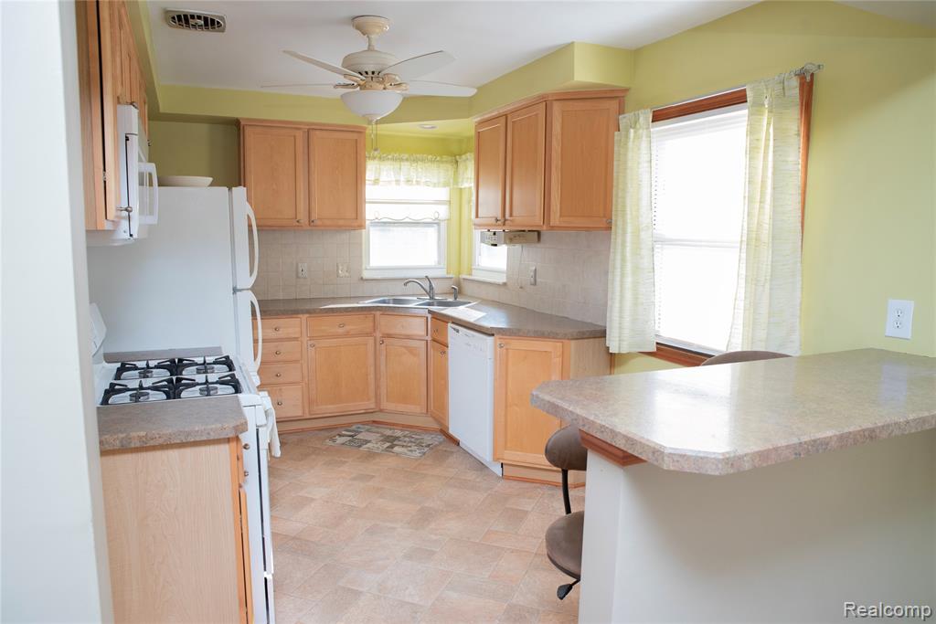 9807 Seavitt Drive, Allen Park, MI 48101 — Photo 5