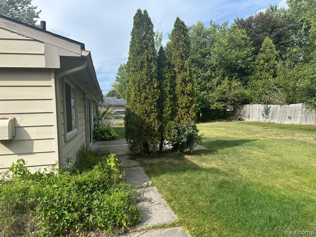 4310 Cypress Drive, Troy, MI 48085 — Photo 11