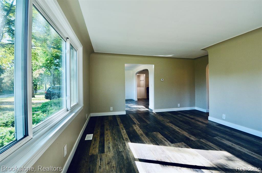 7565 Old Pond Drive, Clarkston, MI 48348 — Photo 13