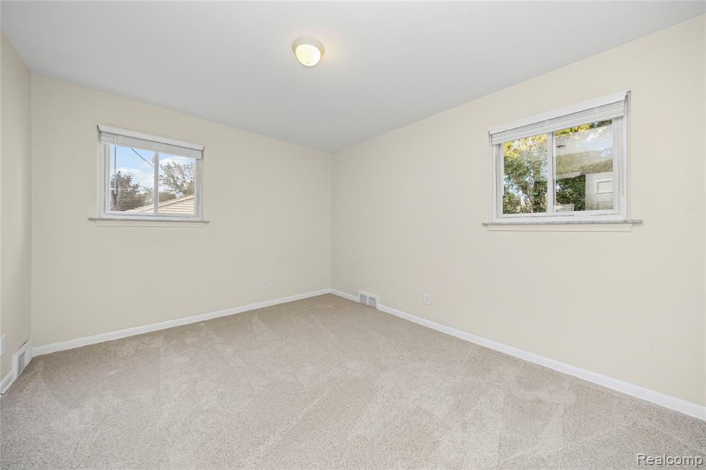 8475 Farnum Avenue, Warren, MI 48093 — Photo 13