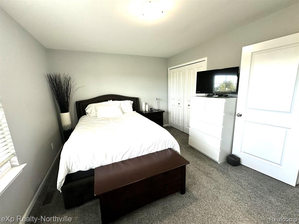 3196 JOHANNA WARE W, Wixom, MI 48393 — Photo 22