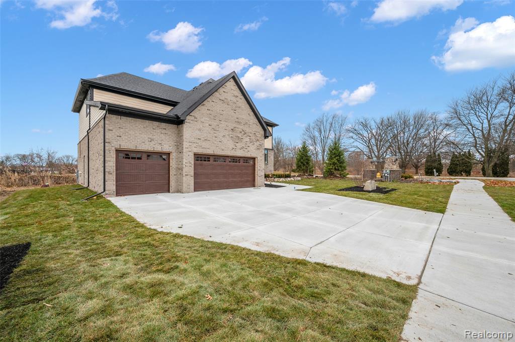 29700 Red Fox Lane, Chesterfield, MI 48047 — Photo 2
