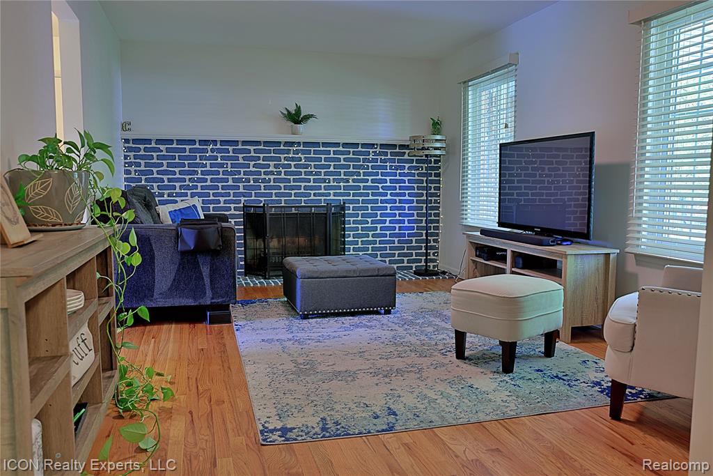36927 Heatherton Drive, Farmington, MI 48335 — Photo 5