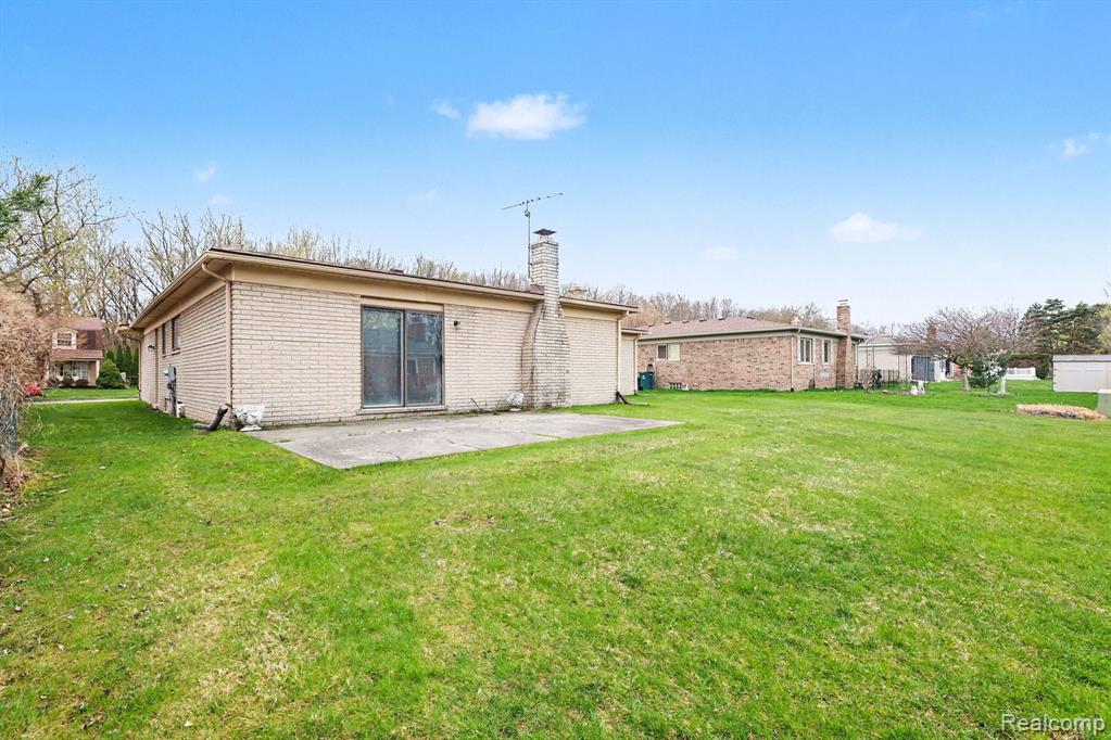 5698 Bingham Drive, Troy, MI 48085 — Photo 23