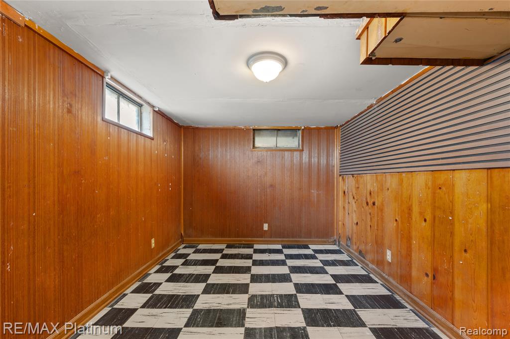 709 Elmwood Drive, Fenton, MI 48430 — Photo 25