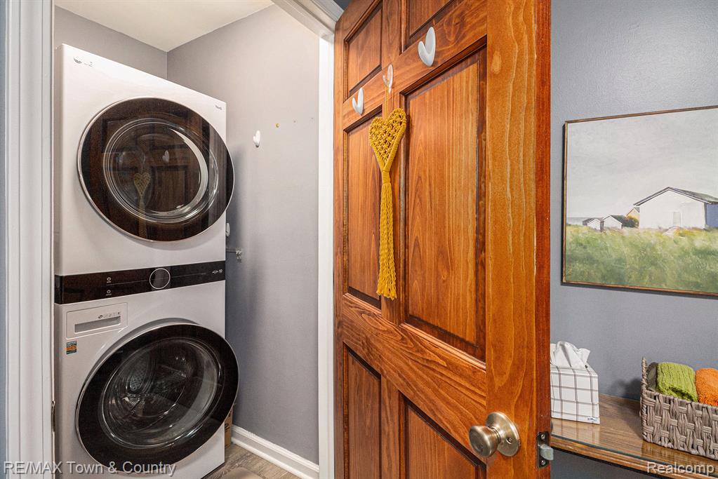 407 N McKinley Road, Flushing, MI 48433 — Photo 15