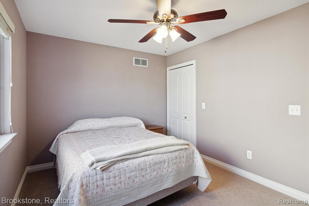 712 SUPERIOR Parkway, Westland, MI — Photo 27