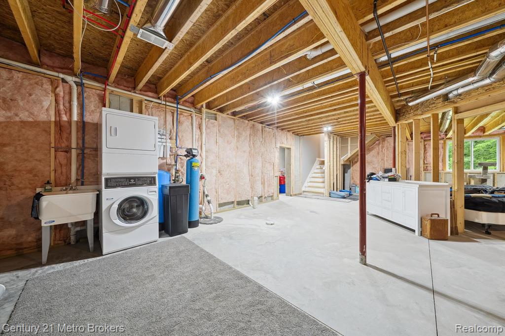 9119 Hegel Road, Goodrich Vlg, MI — Photo 41