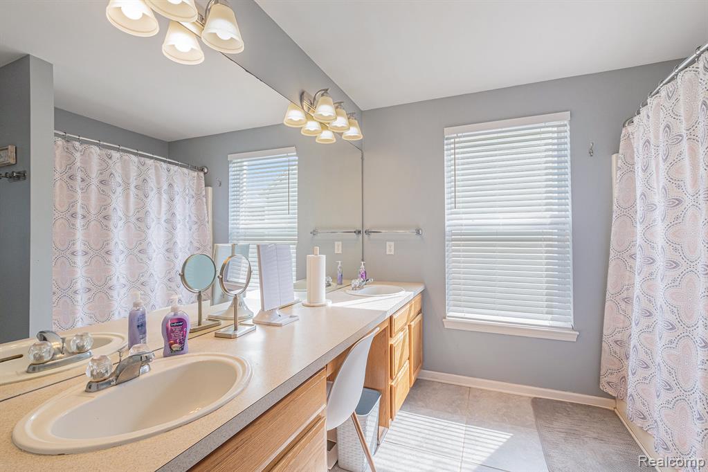 894 Canyon Creek Drive, Holly, MI 48442 — Photo 20