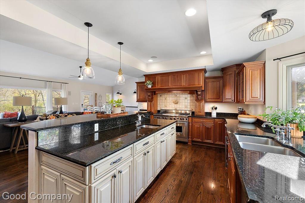 4671 BURNLEY Drive, Bloomfield Hills, MI 48304 — Photo 25