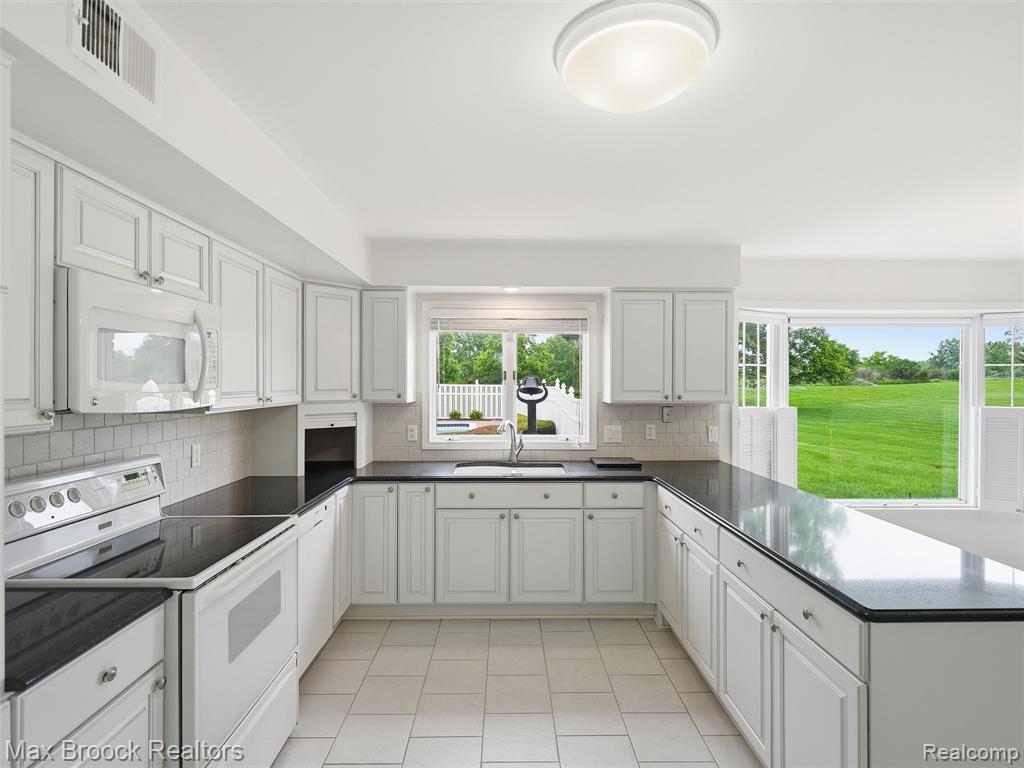 68163 Frampton Drive, Washington, MI 48095 — Photo 23