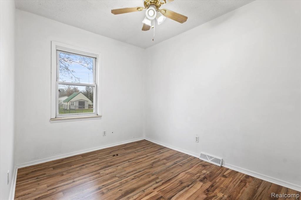 4203 Minerva Drive, Flint, MI 48504 — Photo 18