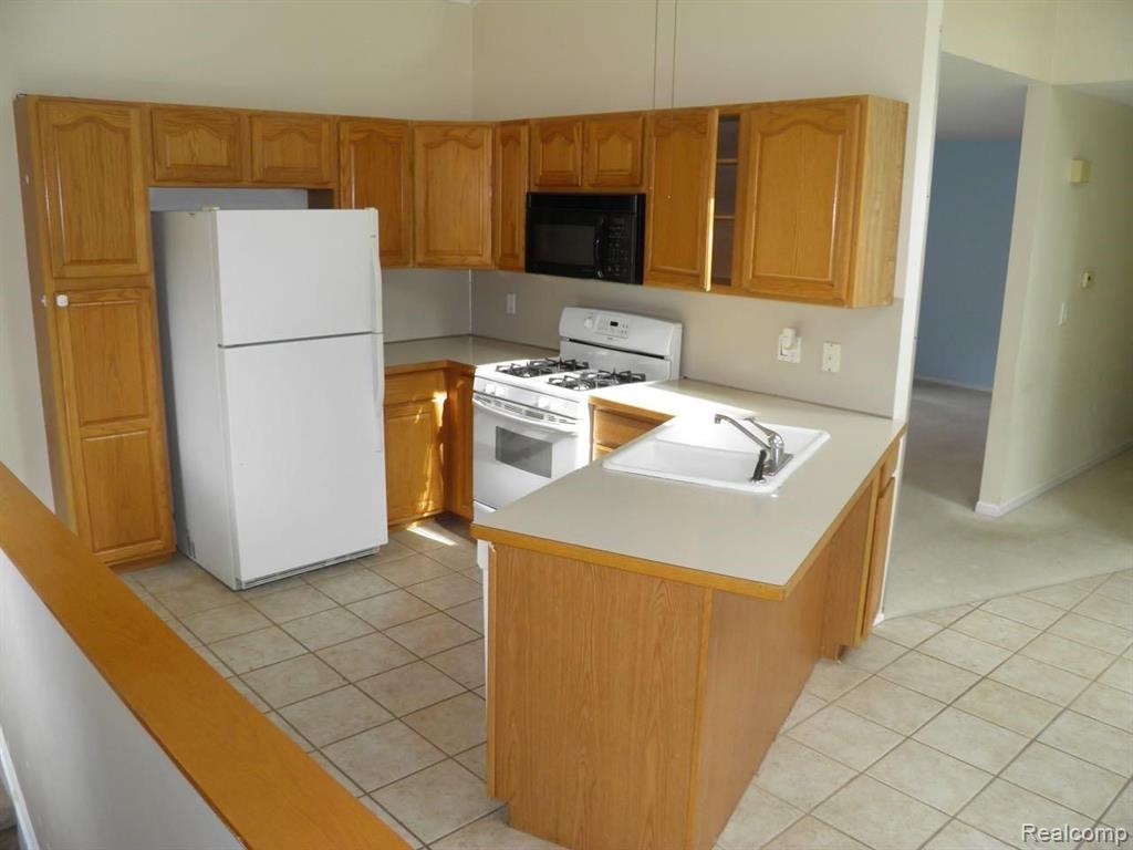 43805 HANFORD Road, Canton, MI 48187 — Photo 9