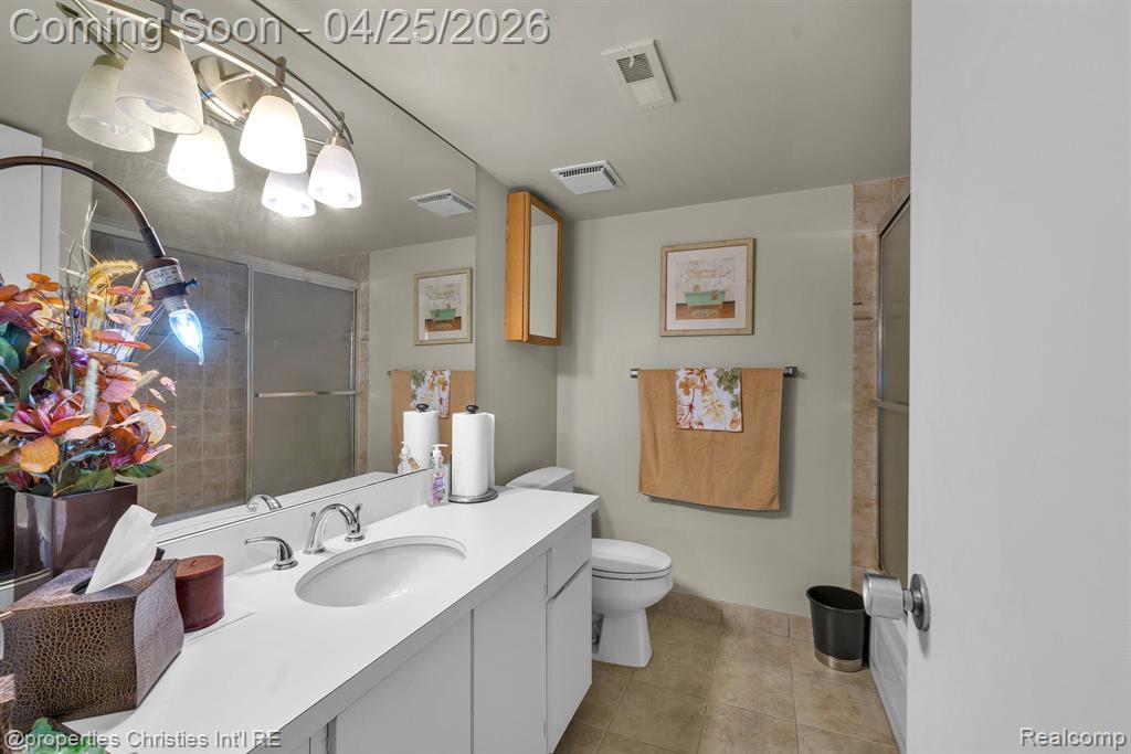 7573 Ashburton Court, West Bloomfield, MI — Photo 51