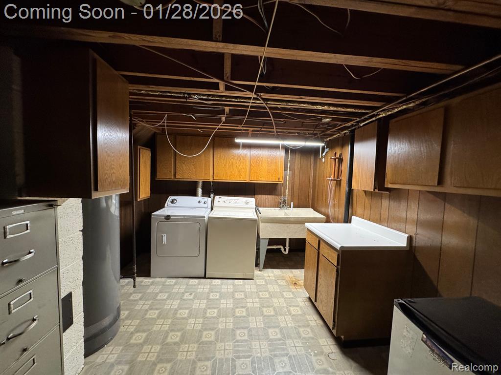 6922 MAYBURN Street, Dearborn Heights, MI 48127 — Photo 11
