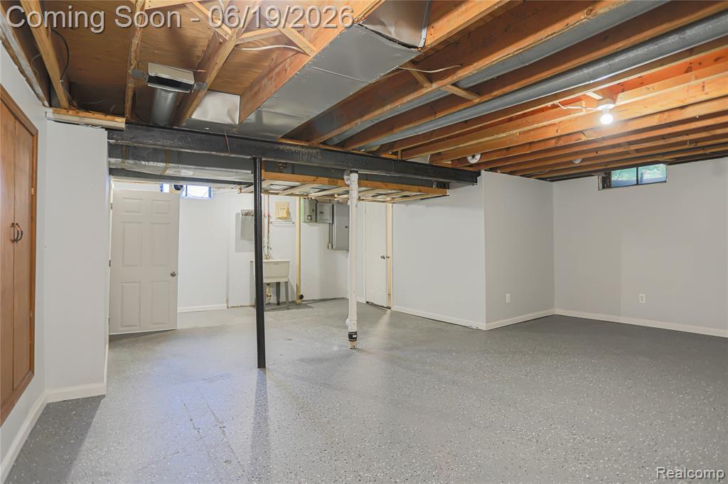 4788 Bloomfield Drive, Sterling Heights, MI 48310 — Photo 37