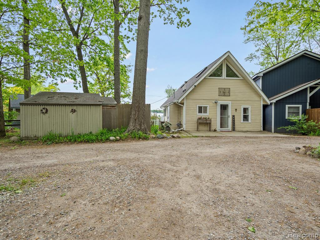5332 WILDWOOD Drive, Howell, MI 48843 — Photo 6