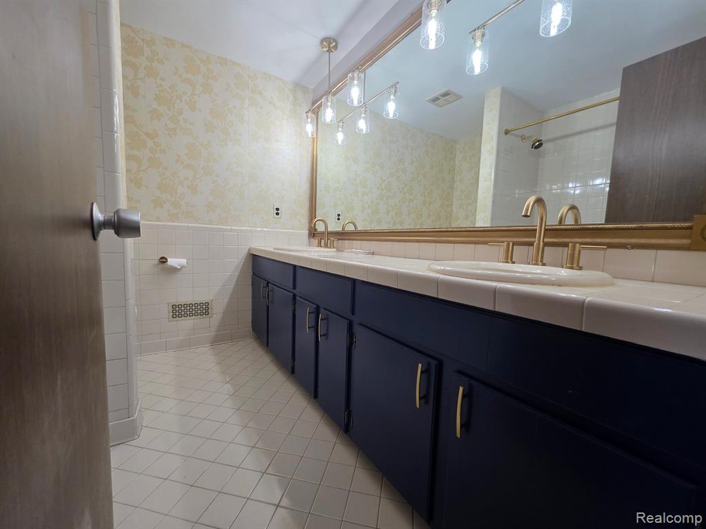 2037 Hyde Park Drive, Detroit, MI 48207 — Photo 20