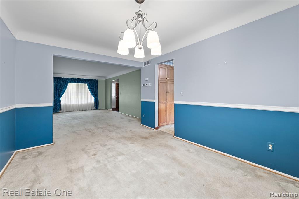 25574 Wilson Drive, Dearborn Heights, MI 48127 — Photo 29