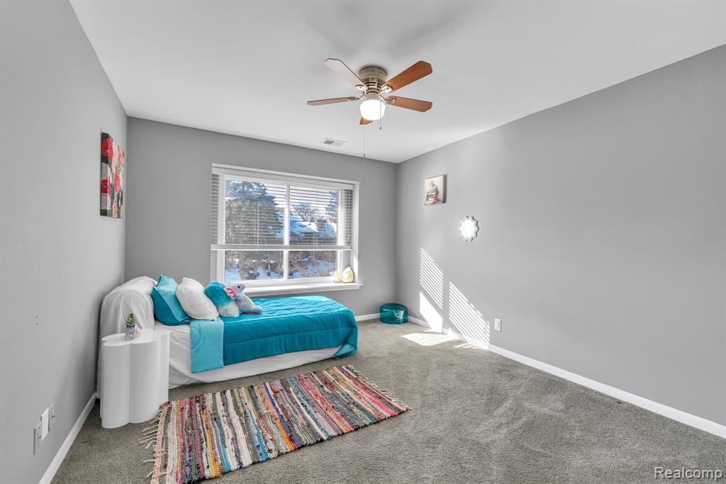 7258 Creeks Bend Court, West Bloomfield, MI — Photo 35