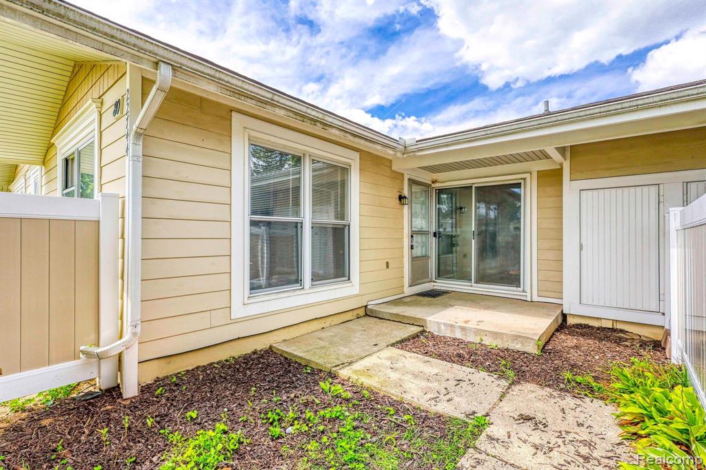 22744 CORTES Street, Novi, MI — Photo 6