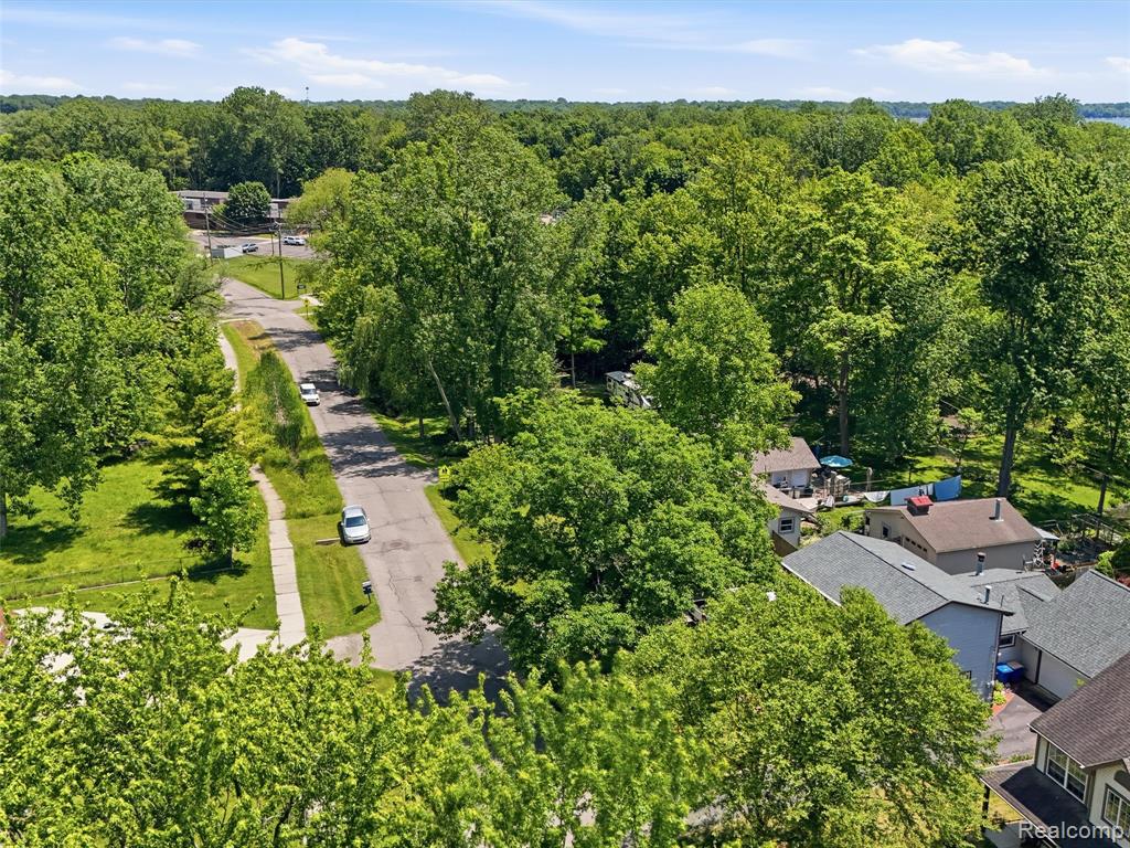 5565 Crescent Road, Waterford, MI 48327 — Photo 41