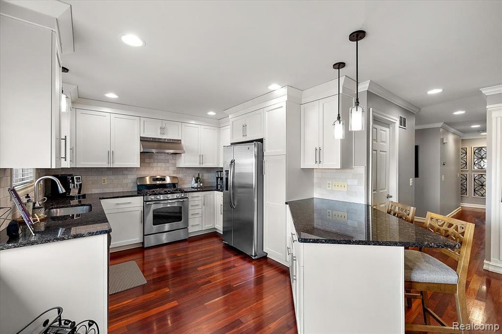 430 Eckford Drive, Troy, MI 48085 — Photo 10