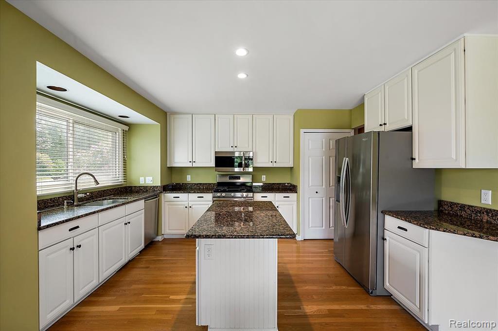 6952 Granger Drive, Troy, MI 48098 — Photo 12