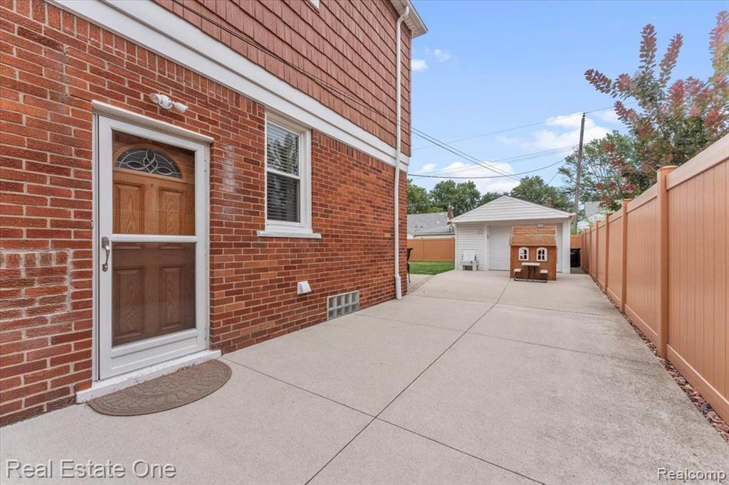 9671 STERLING Avenue, Allen Park, MI 48101 — Photo 35