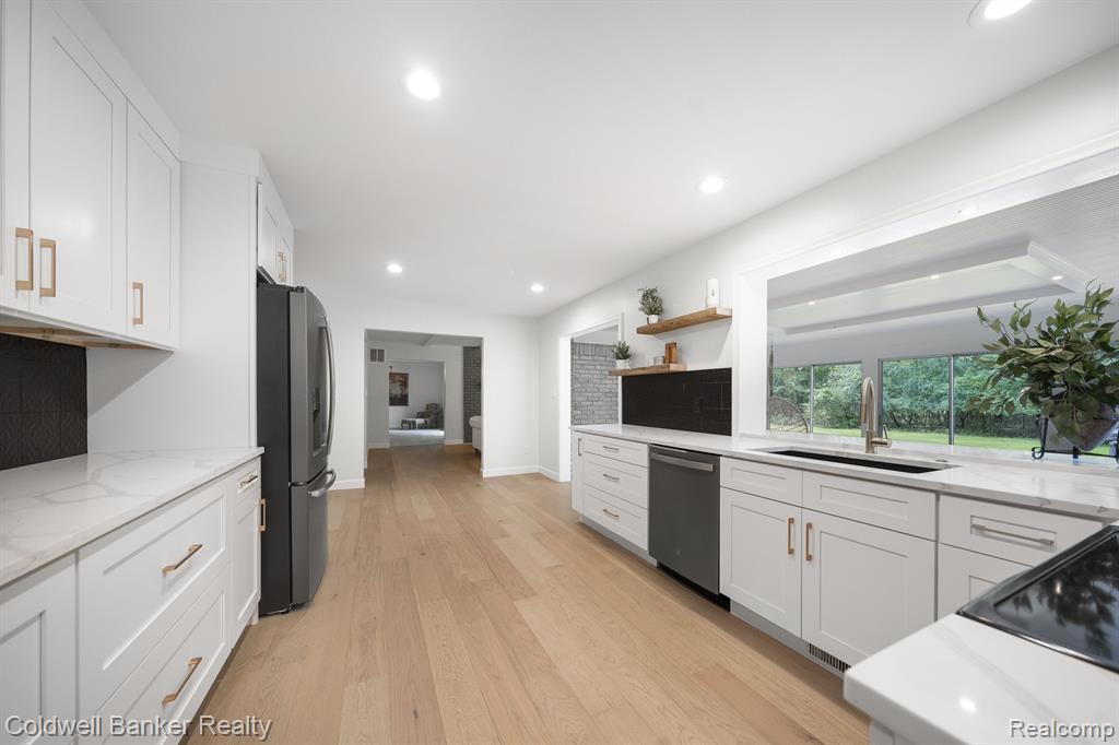 5679 Hunters Gate, Troy, MI 48098 — Photo 18
