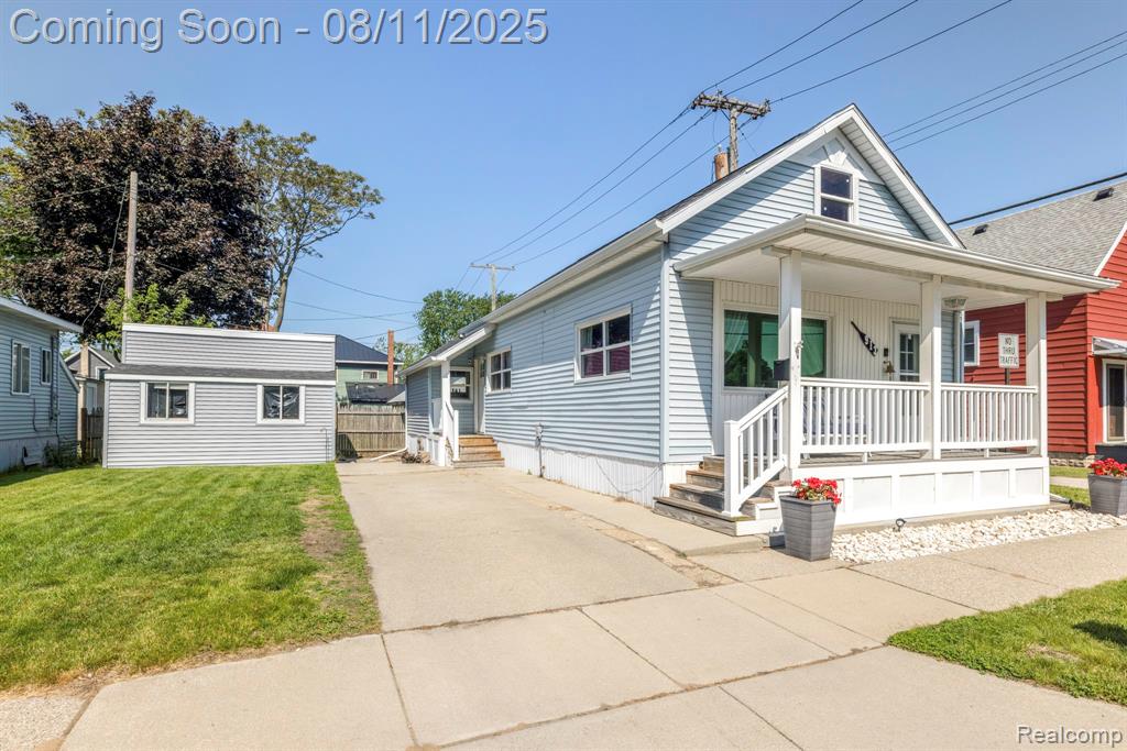 913 Michigan Street, Port Huron, MI 48060 — Photo 2
