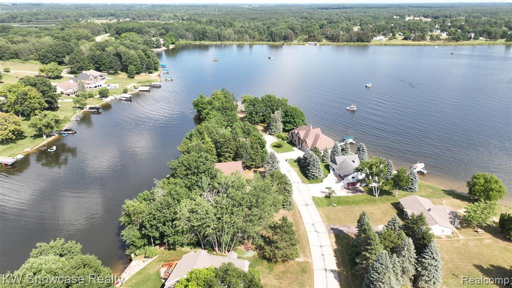 1033 Cantabrian Drive, Weidman, MI 48893 — Photo 8