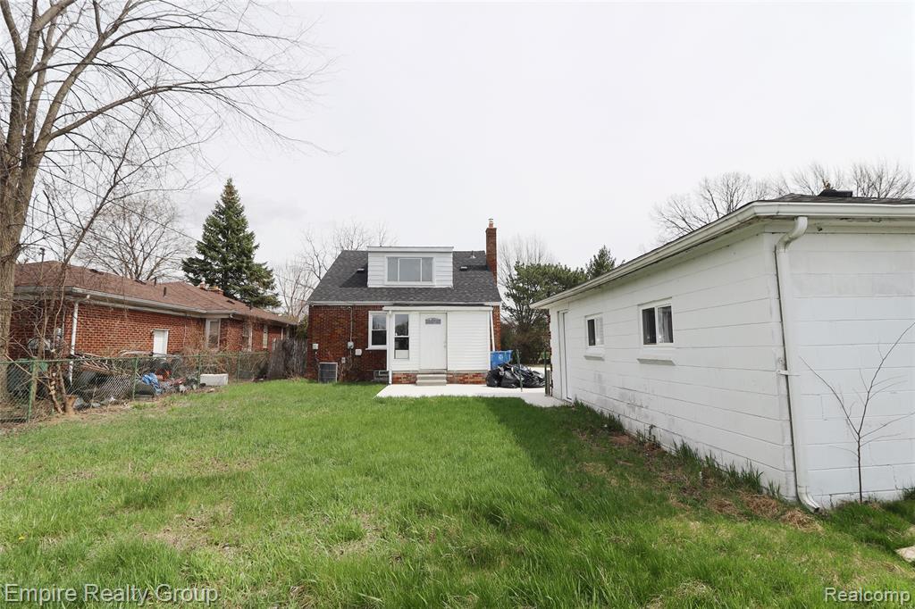 5743 N Highland Street, Dearborn Heights, MI 48127 — Photo 35