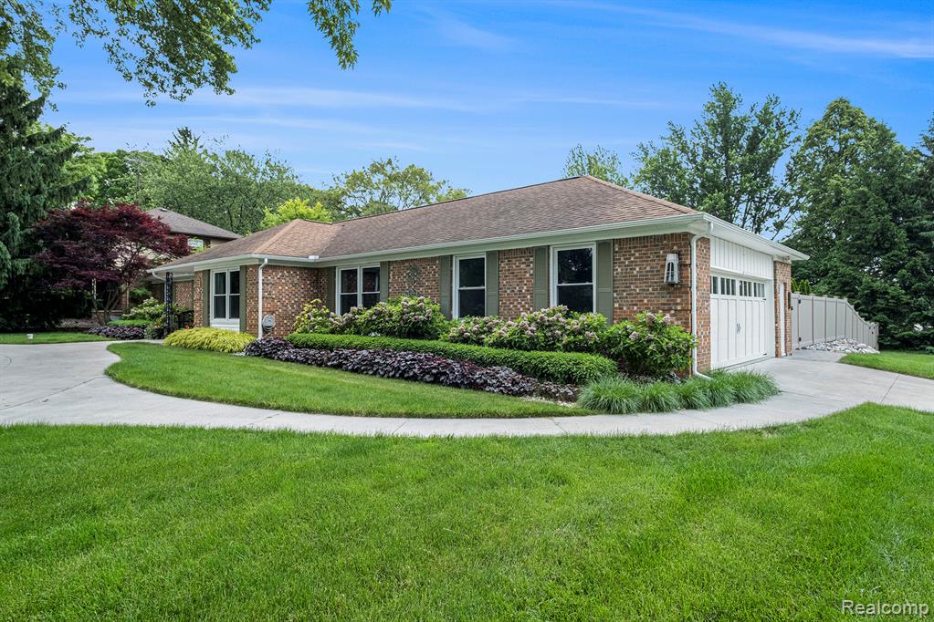 6306 Kings Knoll Road, Grand Blanc, MI 48439 — Photo 5