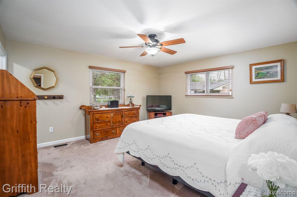 6903 SOMERSET Drive, Brighton, MI 48116 — Photo 18