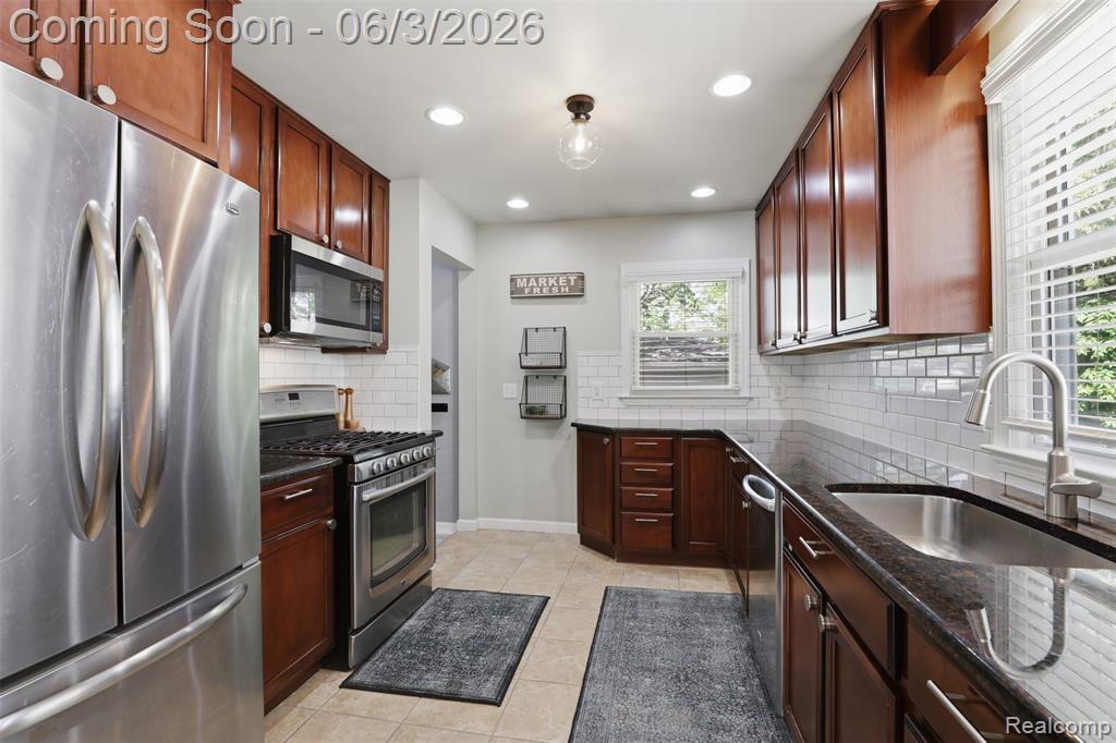 711 Symes Avenue, Royal Oak, MI 48067 — Photo 12