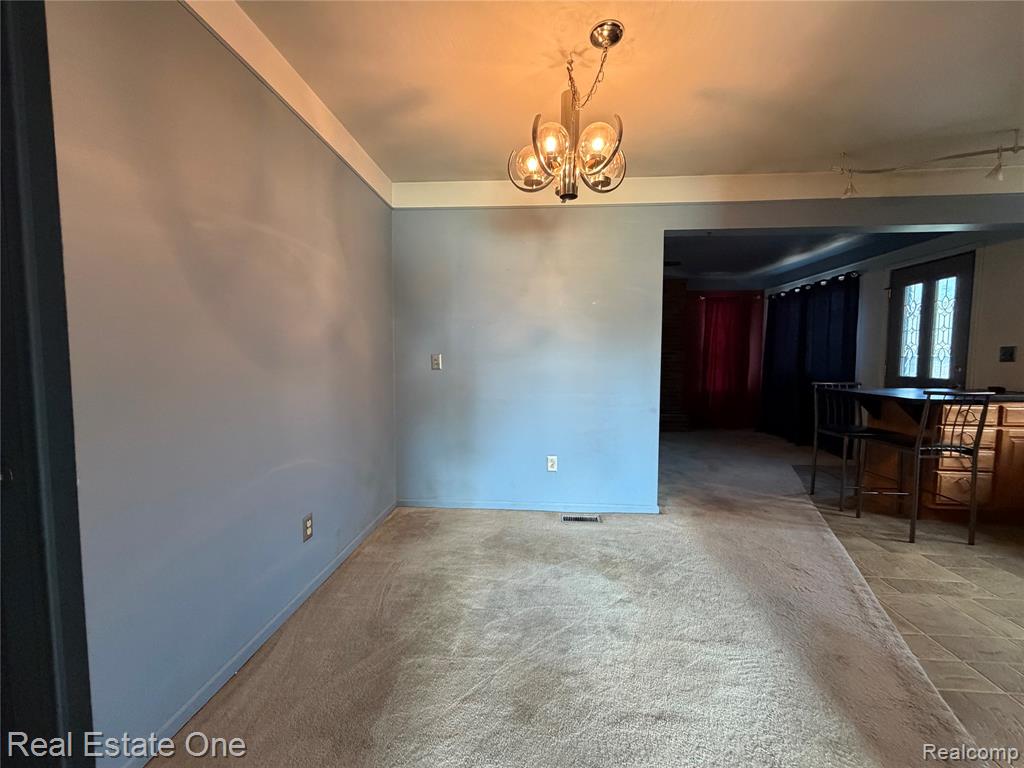 6251 N Charlesworth Street, Dearborn Heights, MI 48127 — Photo 8