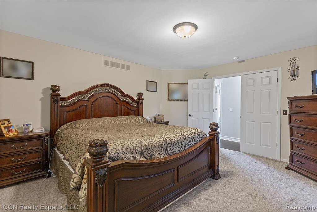 51874 EMIL Drive, Macomb, MI 48042 — Photo 22