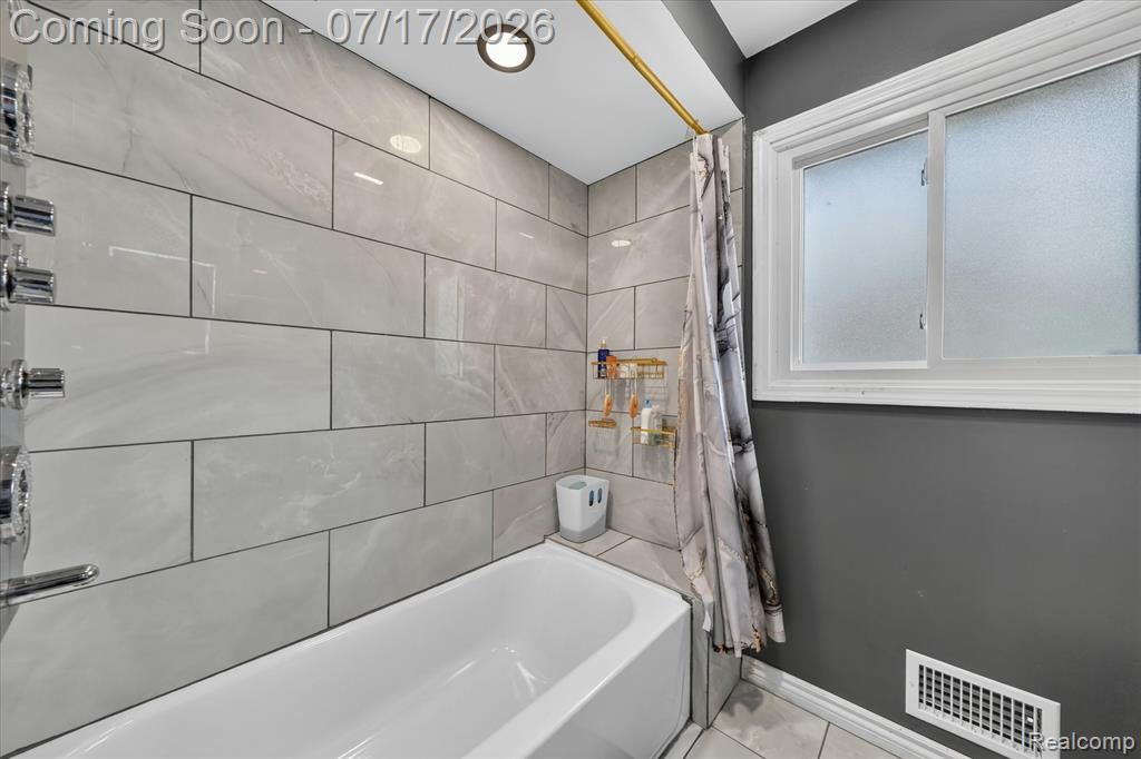 43798 Columbia Drive, Clinton Twp, MI 48038 — Photo 27