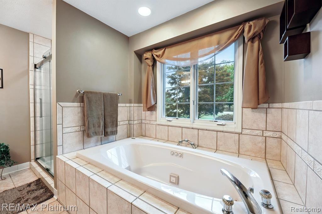 8872 Thornapple Drive, Pinckney, MI 48169 — Photo 39