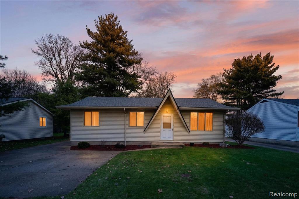 4739 Joan Lane, Pinckney, MI 48169 — Photo 2