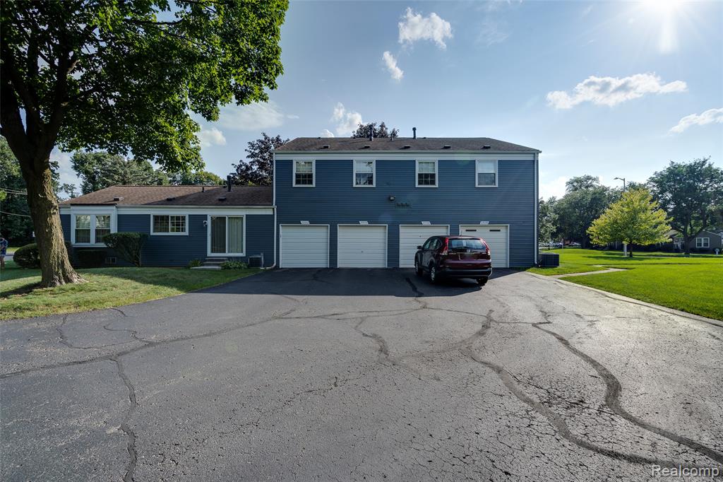 23404 N Rockledge, Novi, MI — Photo 23