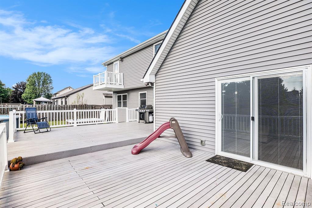 6084 Chatham Court, Grand Blanc, MI 48439 — Photo 36